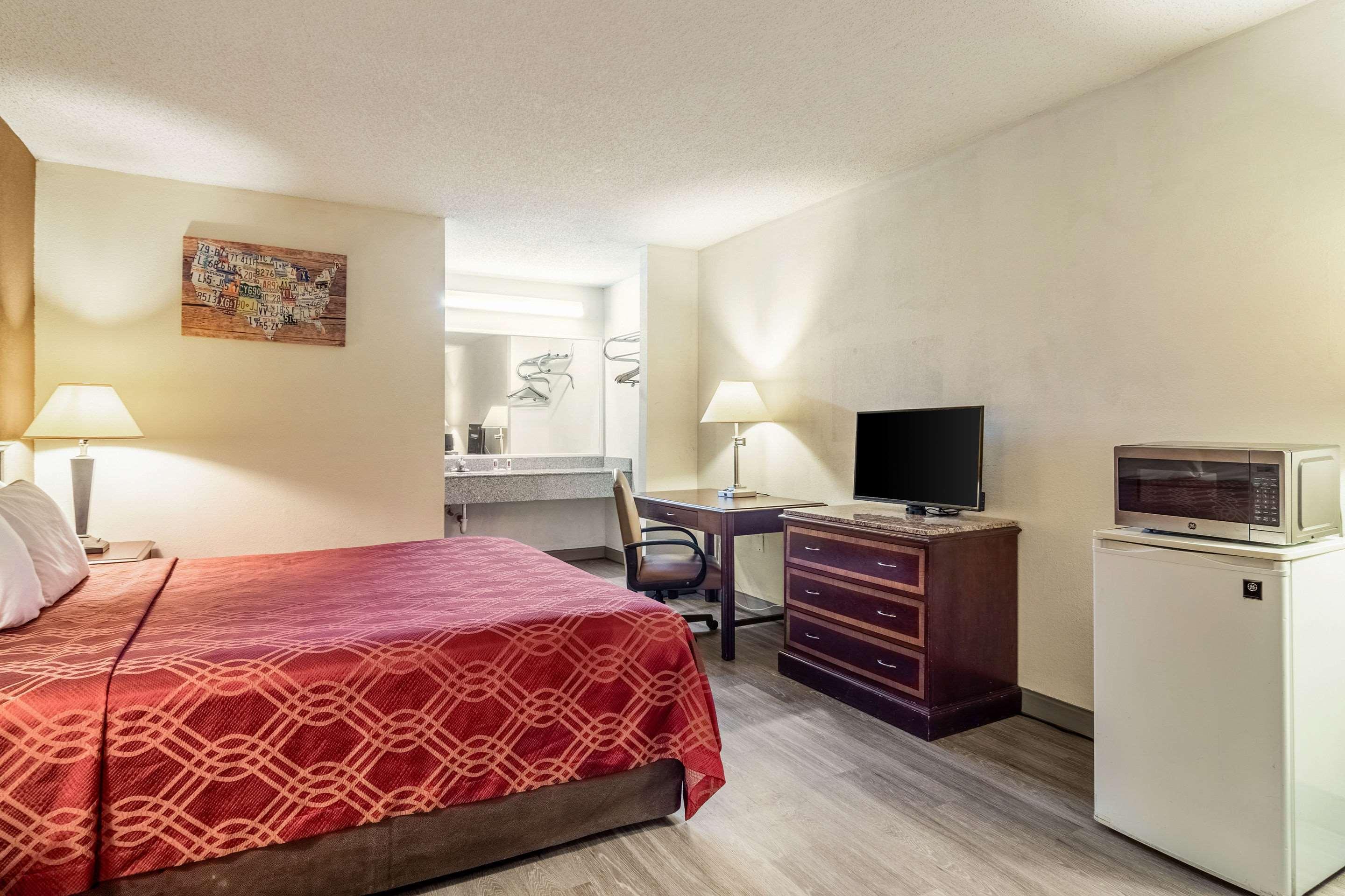 Econo Lodge Акворт Екстер'єр фото