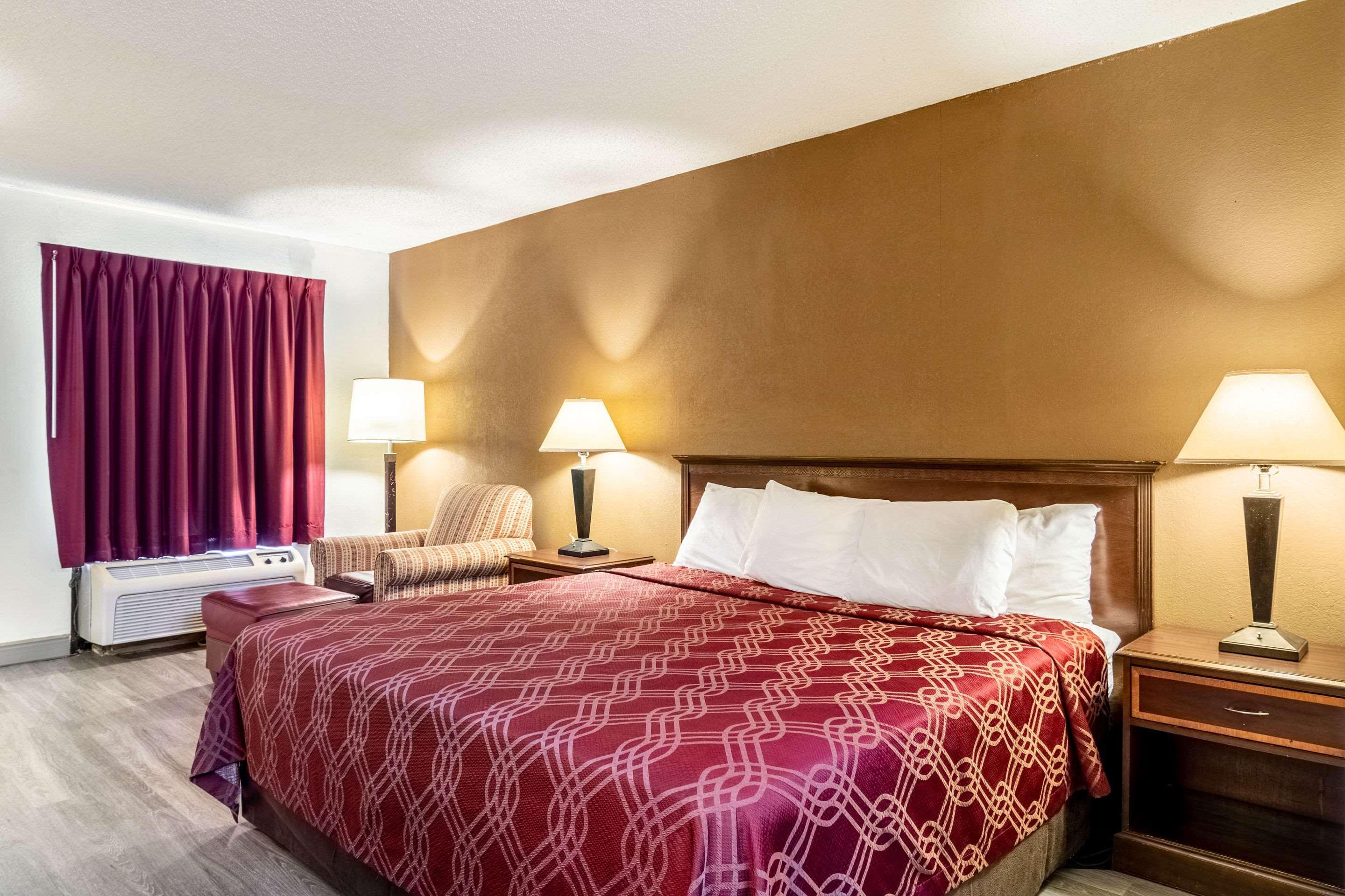 Econo Lodge Акворт Екстер'єр фото