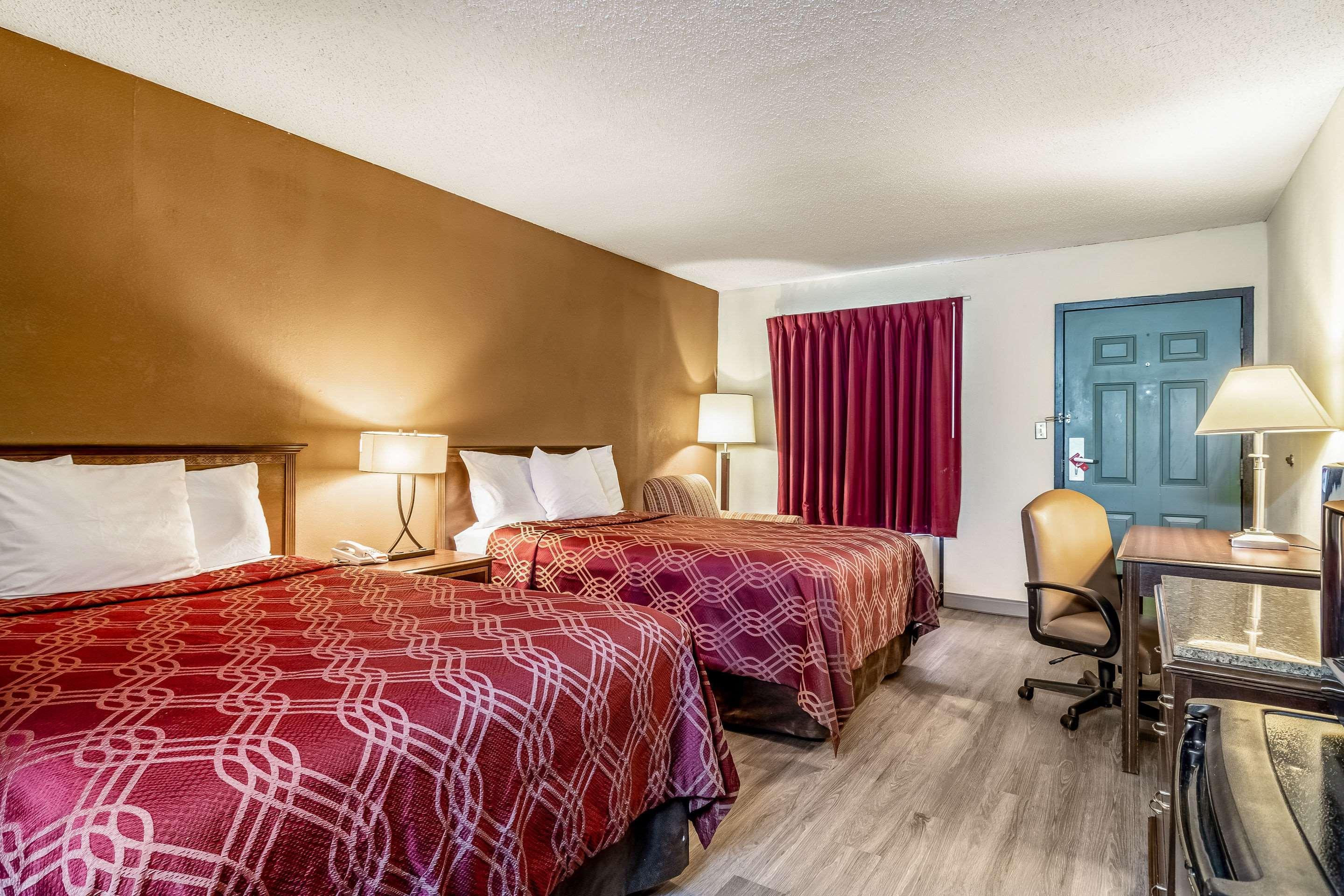 Econo Lodge Акворт Екстер'єр фото
