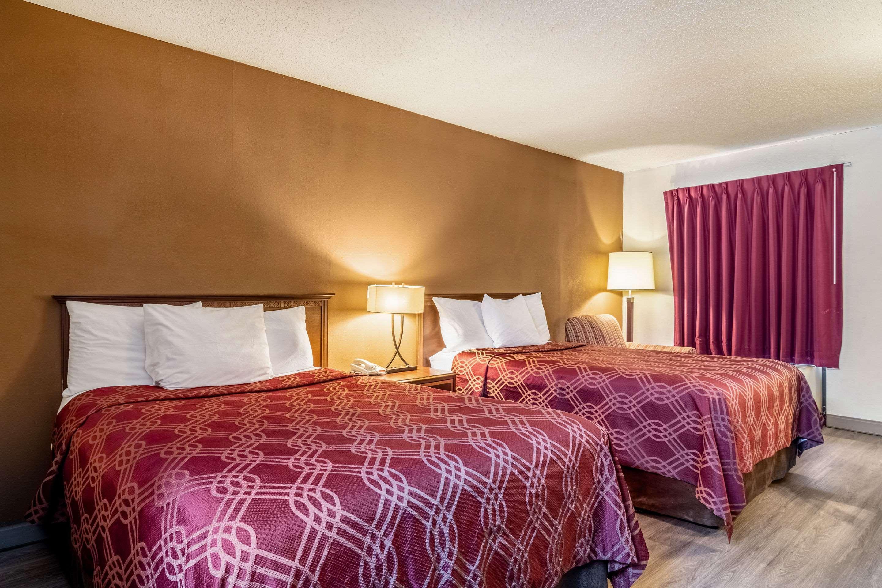 Econo Lodge Акворт Екстер'єр фото