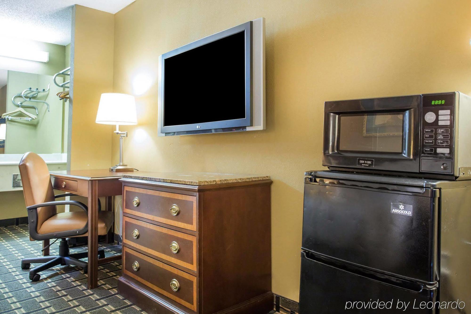 Econo Lodge Акворт Екстер'єр фото