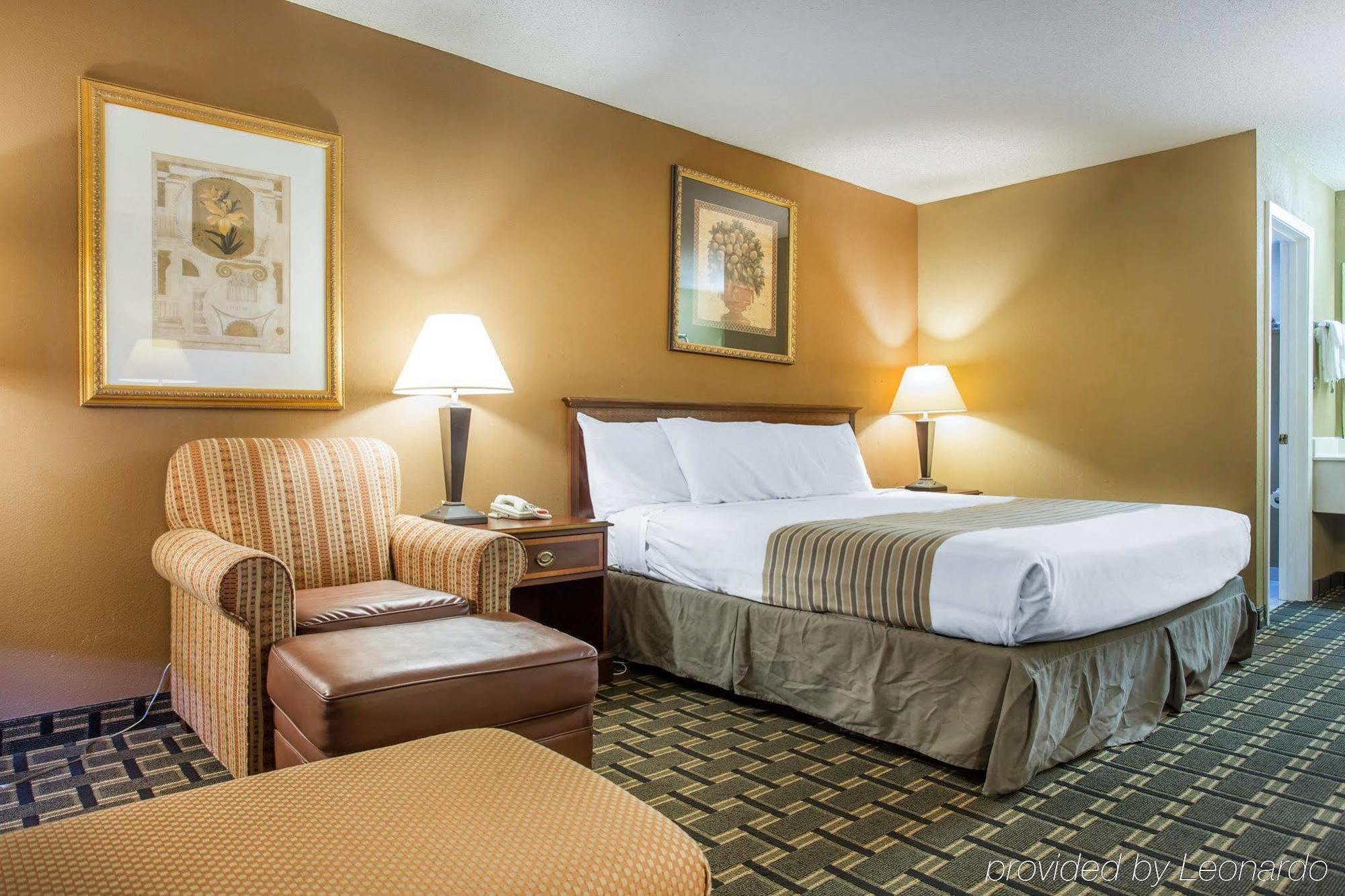 Econo Lodge Акворт Екстер'єр фото